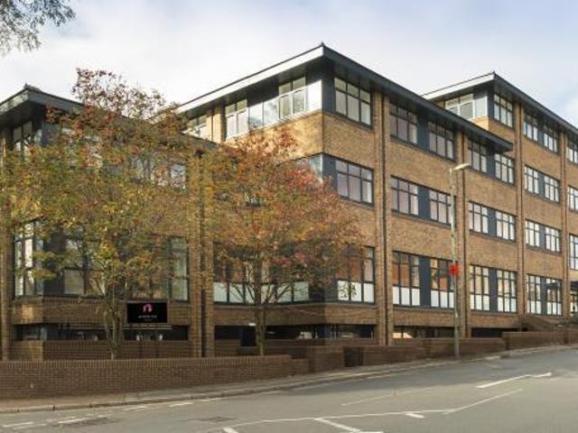 House for rent in Heol-las, Surrey