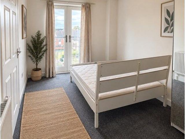 Room for rent in St Crispin's, Upton