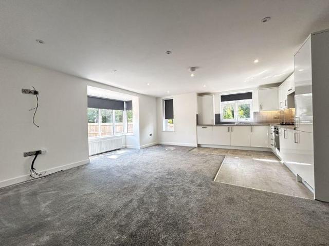 Apartment for rent in Fole, Surrey