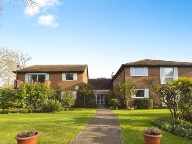 House for sale in Fole, Surrey
