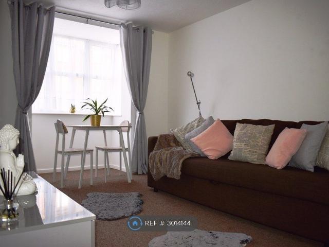 Studio for rent in Yiewsley, Greater London