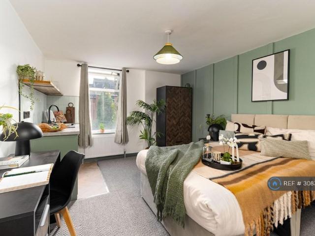 House for rent in Buckley Wells, Bury