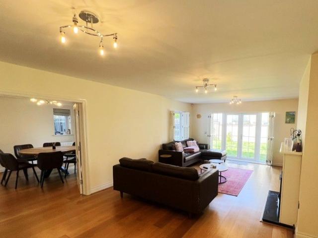 House for rent in Worplesdon, Westborough