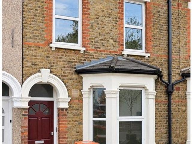 Apartment for rent in London Borough of Newham, Greater London