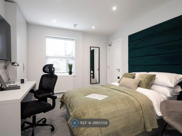 Room for rent in Burrow's Bush, Wellingborough