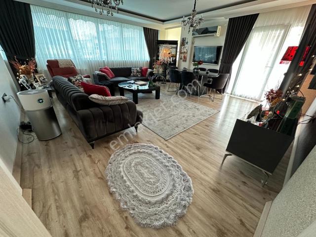 Karşiyaka, İzmir içerisinde satılık mülk