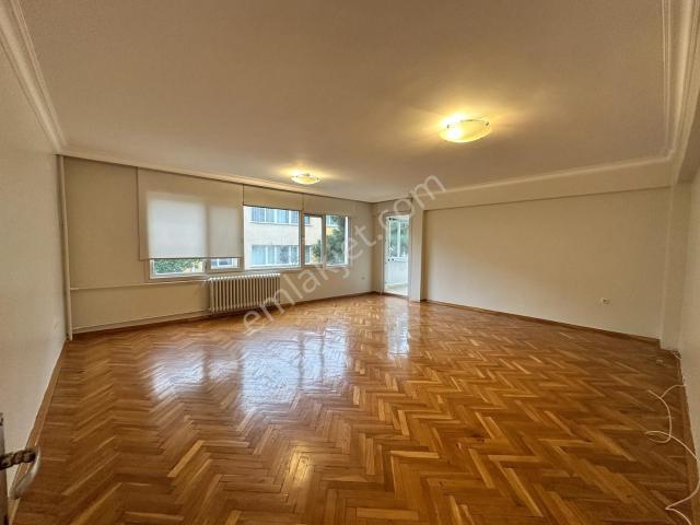 Kadiköy, İstanbul içerisinde kiralık mülk