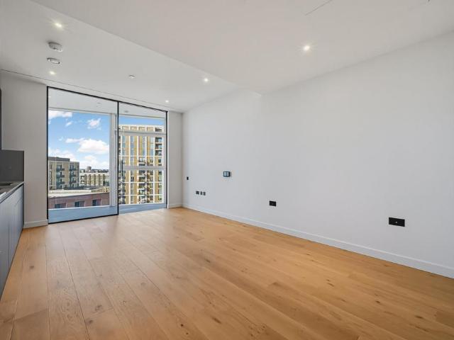 Apartment for rent in Nine Elms, Greater London