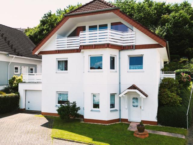 Villa kaufen in Kadenbach, Rheinland-Pfalz
