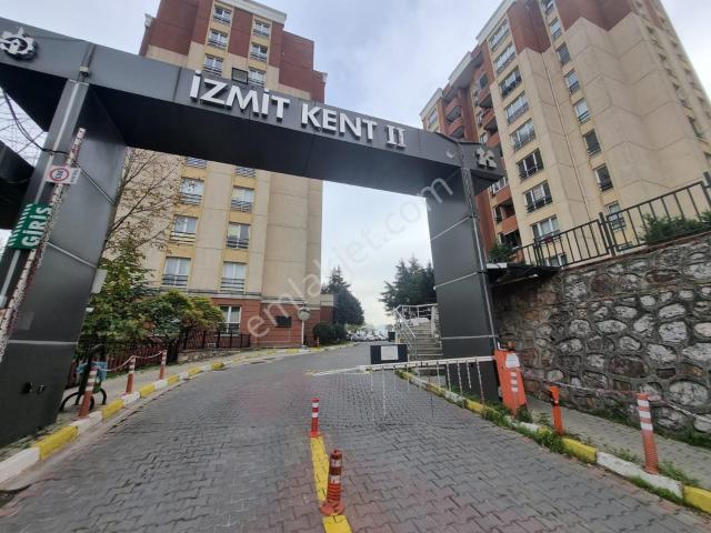 İzmit, Kocaeli içerisinde satılık mülk