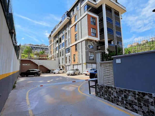 İzmit, Kocaeli içerisinde satılık mülk