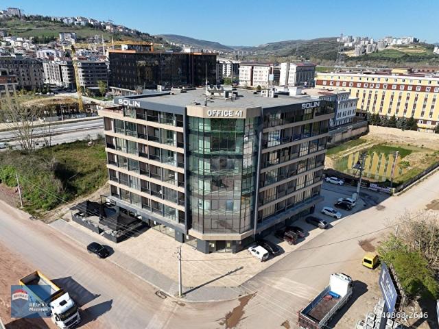 İzmit, Kocaeli içerisinde satılık Ofis