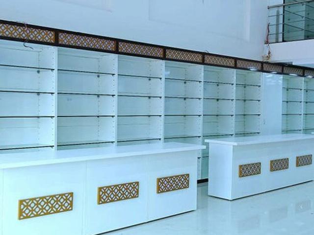 Commercial for rent in Deri