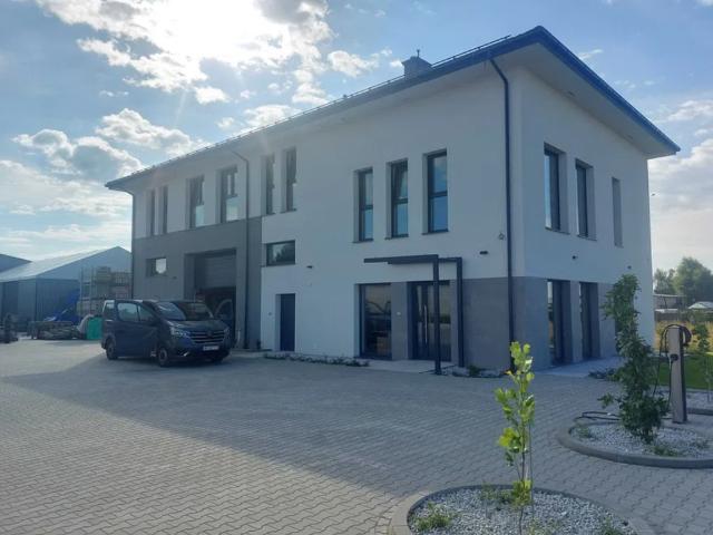 Komercyjne do wynajęcia w Władysławów, Mazowieckie