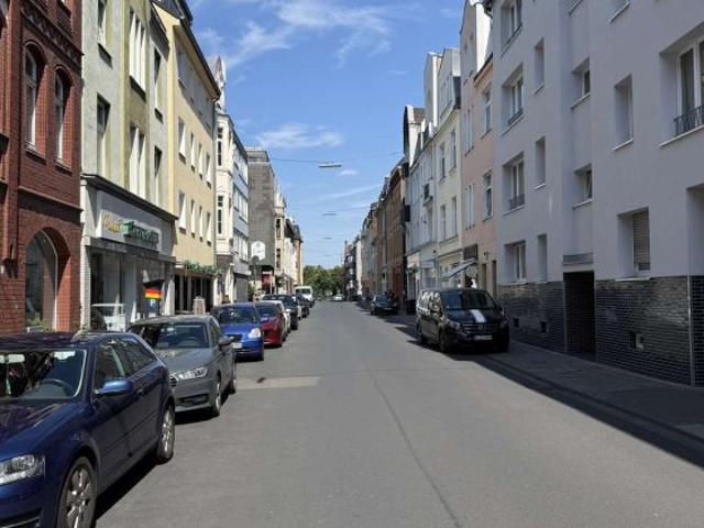 Wohnung kaufen in Bayenthal, Köln