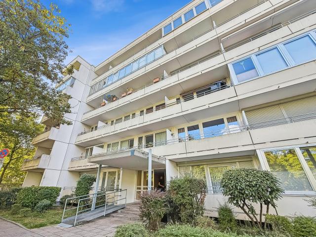 Wohnung kaufen in Moosach, München