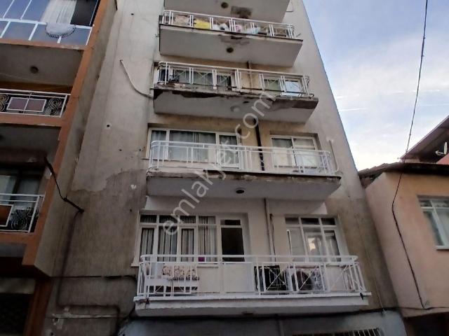 Karabağlar, İzmir içerisinde satılık Bina