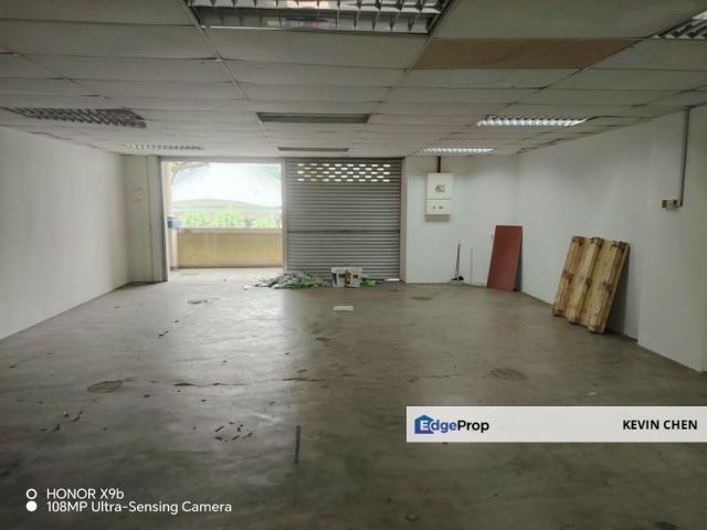 Shop for rent in Kuala Lumpur, Country Heights Damansara