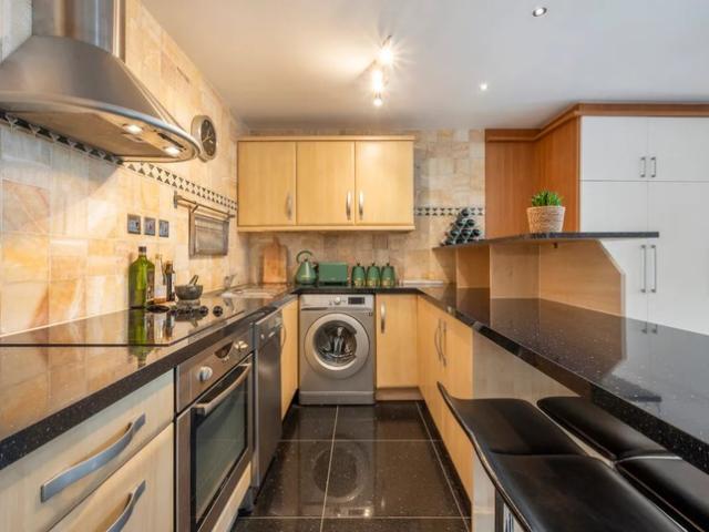 Wohnung mieten in Einigen, Zürich