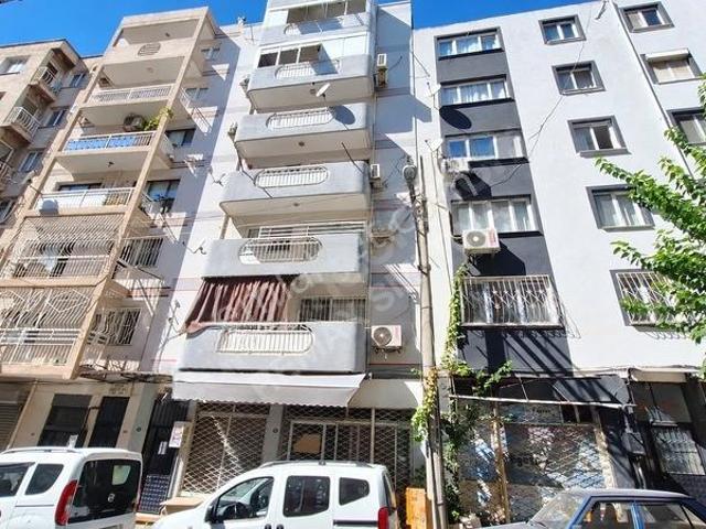 Eşrefpaşa, Konak içerisinde satılık mülk