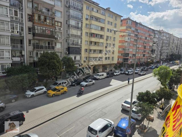 Üçyol, Konak içerisinde satılık mülk