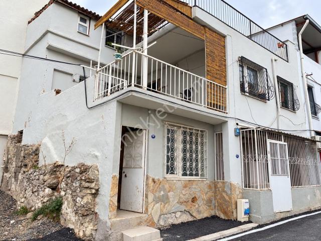 İzmir, Konak içerisinde satılık Bina