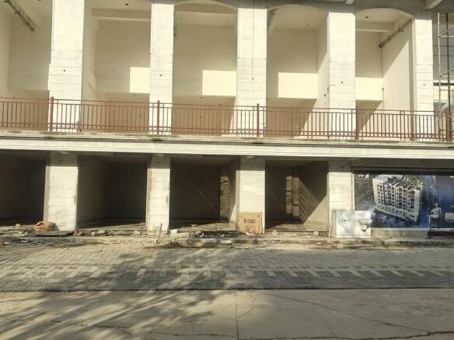 Commercial for sale in Madya