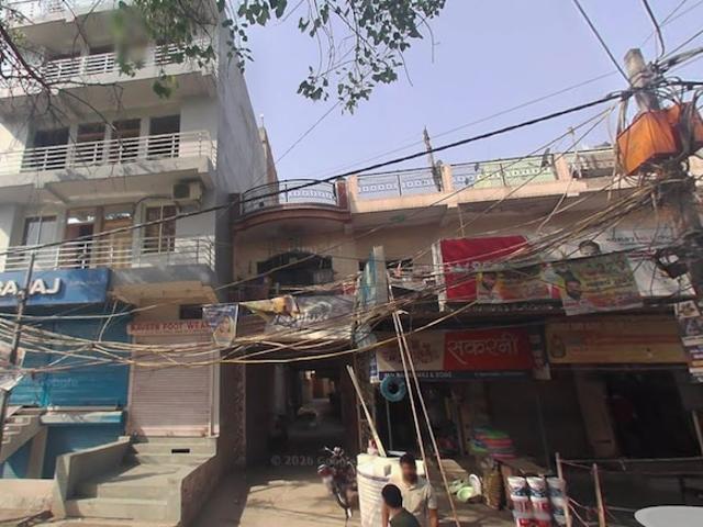 Commercial for rent in Deri