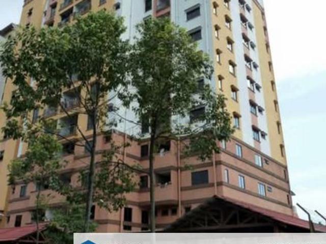 Condominium for rent in Malaka