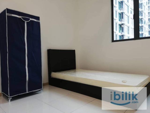 Room for rent in Petaling, Alam Impian