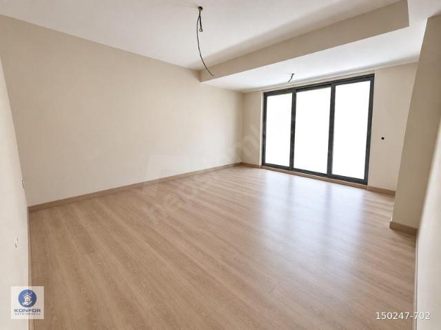 Küçükyalı, Maltepe içerisinde satılık mülk