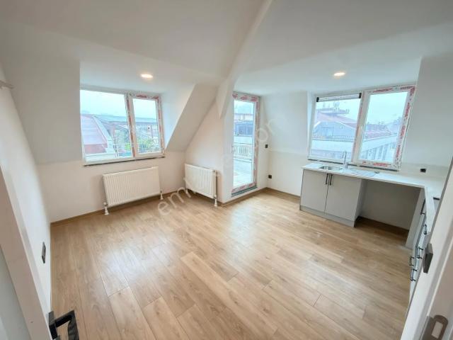 Küçükyalı, Maltepe içerisinde kiralık mülk