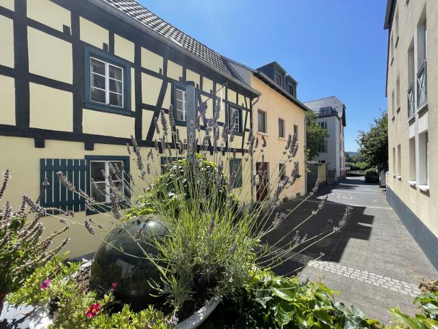 Mehrfamilienhaus kaufen in Hasenboseroth, Königswinter