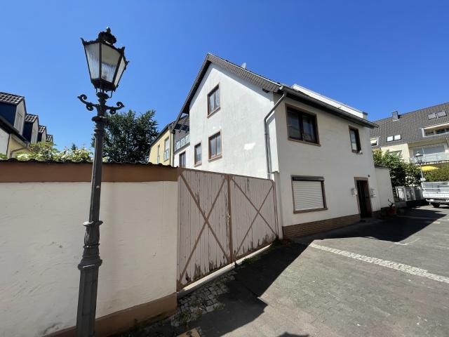 Mehrfamilienhaus kaufen in Hasenboseroth, Königswinter