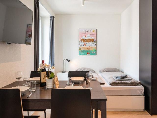 Studio mieten in Einigen, Zürich