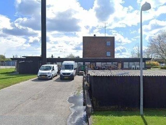 Erhvervsejendom til leje i Ishøj, Brøndby