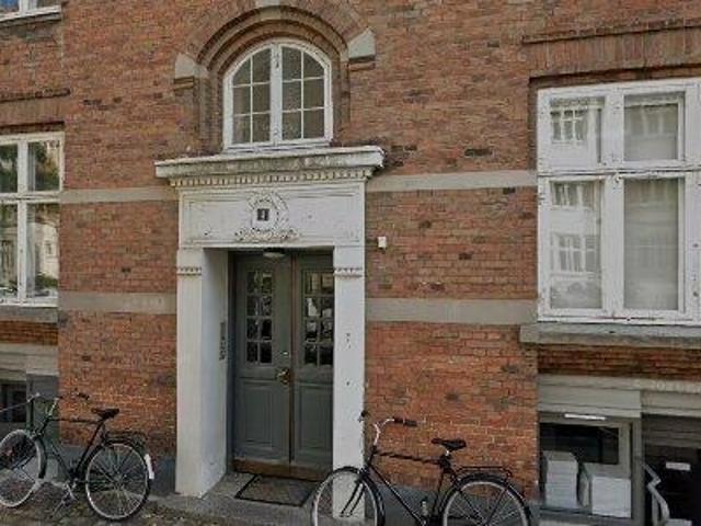 Erhvervsejendom til salg i Frederiksberg C, Brøndby