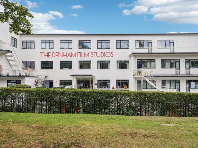 House for rent in Denham