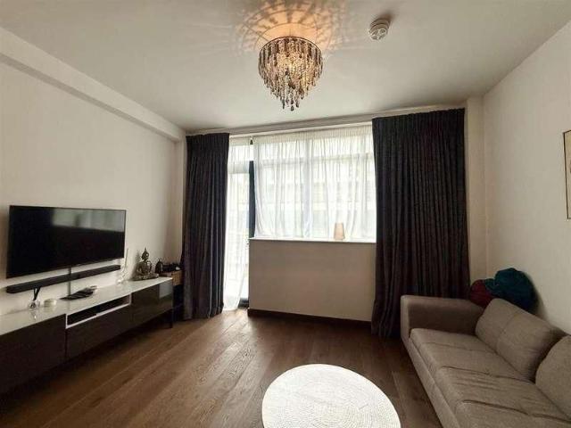Apartment for rent in Denham, Denham Green