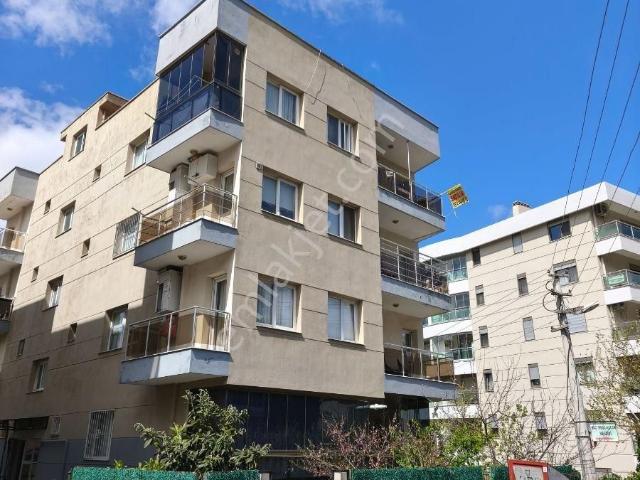Karabağlar, İzmir içerisinde satılık mülk