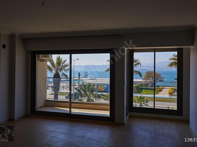 Karşiyaka, İzmir içerisinde satılık mülk