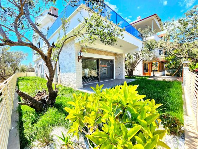 Edremit, Balikesir içerisinde satılık Villa