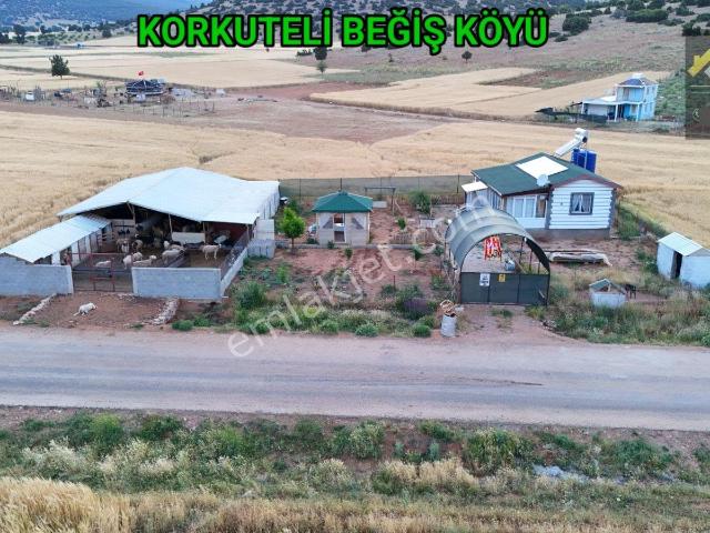 Korkuteli içerisinde satılık Villa