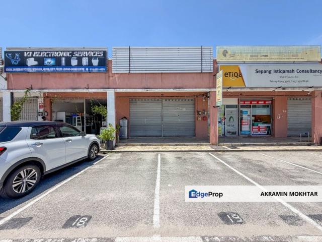 Shop for sale in Kosmoplek Bandar Baru Salak Tinggi, Sepang