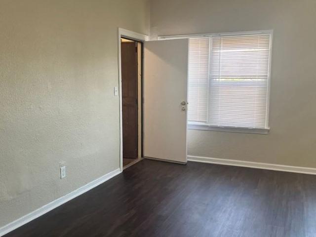 Apartment for rent in Canoga Park, California