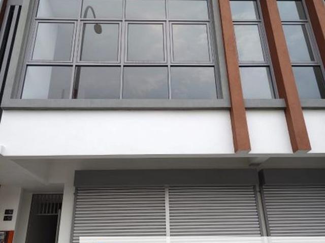 Shop for rent in Bayuemas, Bandaraya Klang