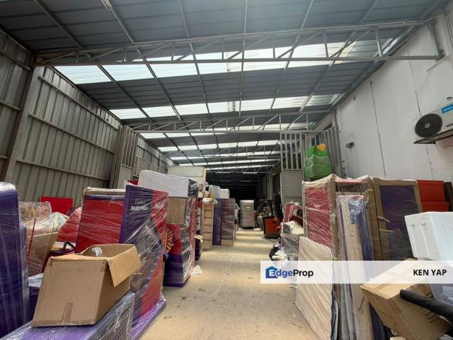 Warehouse for rent in Petaling, Damansara Damai