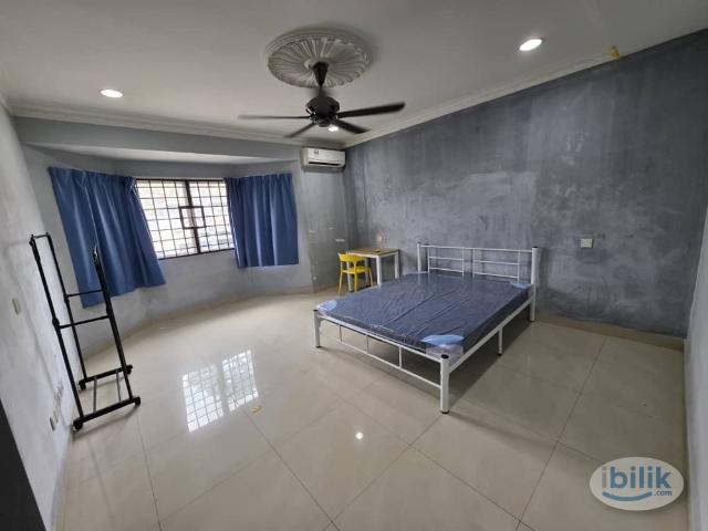 Room for rent in Petaling, Damansara Damai