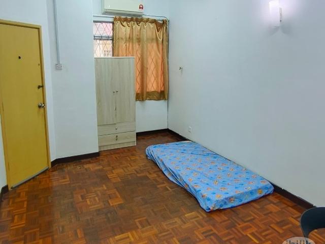 Room for rent in Petaling, Damansara Damai