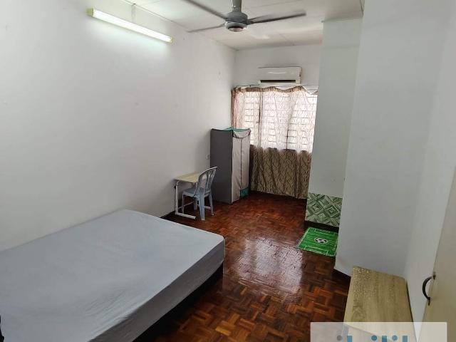 Room for rent in Petaling, Damansara Damai